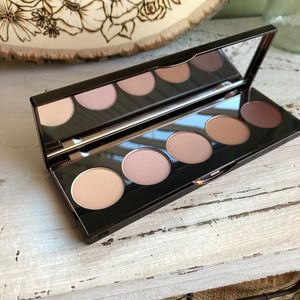 | Becca Cosmetics Eyeshadow Palette |
